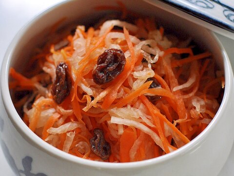 作り置き副菜 干しぶどうと黒酢で作るなます レシピ 作り方 By ねこすけ 楽天レシピ